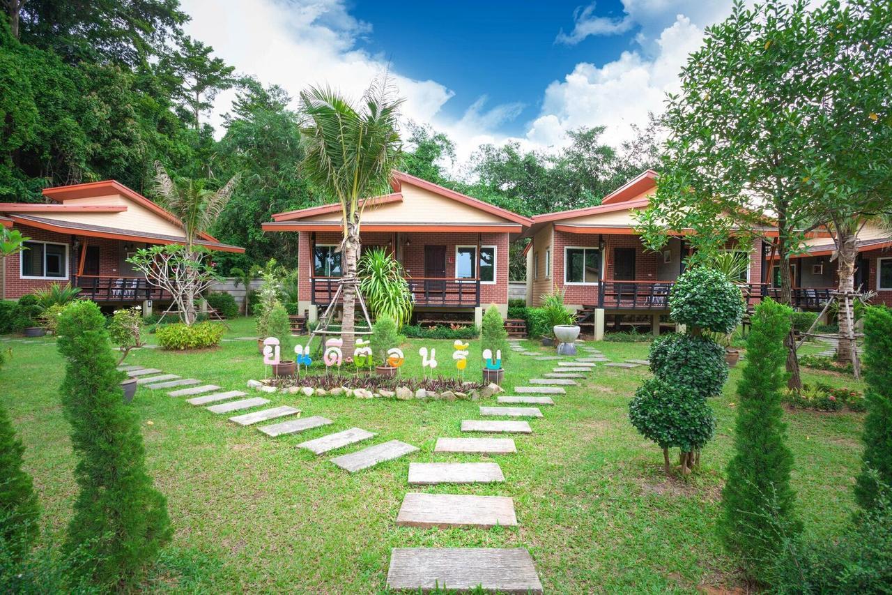 Siray Green Resort Phuket Bagian luar foto